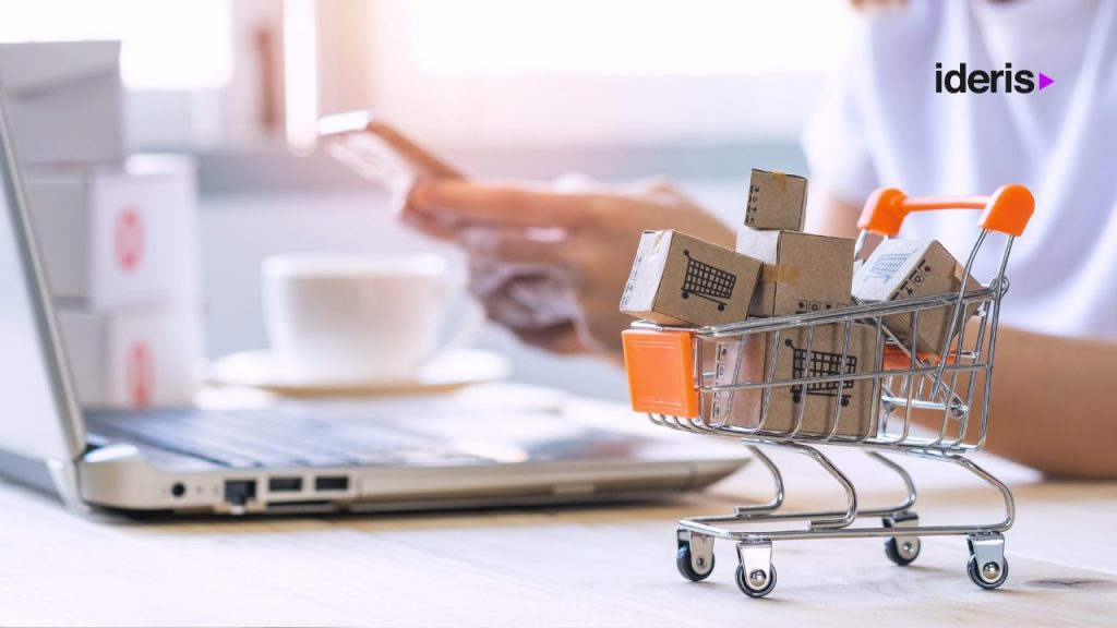 imagem de carrinho de compras como pessoa fazendo compra online de fundo